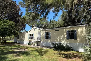 102 3rd St, Lady Lake, FL 32159 - Photo 1