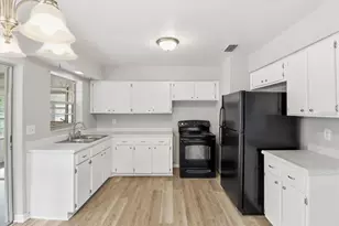 6832 Treehaven Dr, Spring Hill, FL 34606 - Photo 8