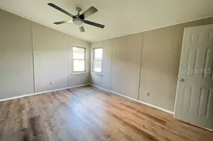 909 Orchid St, Lady Lake, FL 32159 - Photo 12