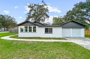 2529 NE 6th St, Ocala, FL 34470 - Photo 2