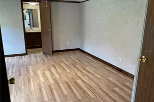 18057 SE 20th Pl, Silver Springs, FL 34488 - Photo 8