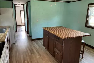 18057 SE 20th Pl, Silver Springs, FL 34488 - Photo 4