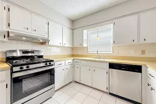 2100 58th St N, Saint Petersburg, FL 33710 - Photo 12