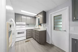 426 NW 5th Rd, Lake Panasoffkee, FL 33538 - Photo 6