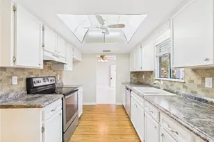 8430 SW 105th Pl, Ocala, FL 34481 - Photo 2