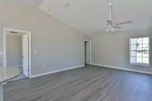 8123 SW 200th Ct, Dunnellon, FL 34431 - Photo 4