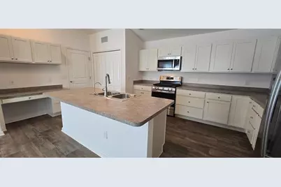 2803 Hull Lane, The Villages, FL 32163 - Photo 4