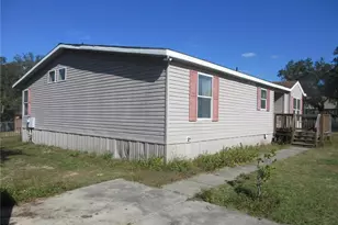 18415 SE 58th Pl, Ocklawaha, FL 32179 - Photo 4