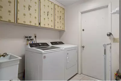 8095 Philatelic Drive, Spring Hill, FL 34606 - Photo 18