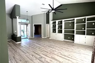 1852 W Ivorywood Dr, Beverly Hills, FL 34465 - Photo 2