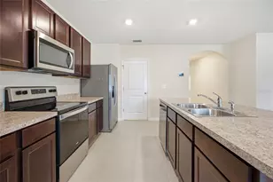 3865 SE 98th Pl, Belleview, FL 34420 - Photo 4