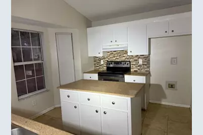 35249 Queens Way, Fruitland Park, FL 34731 - Photo 4