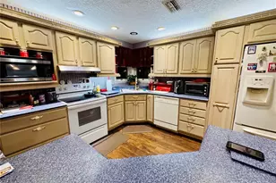 17725 Powerline Rd, Dade City, FL 33523 - Photo 24