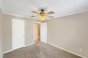 2412 SE 17th Cir, Ocala, FL 34471 - Photo 8