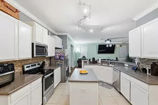 1740 Bonita Bluff Ct, Ruskin, FL 33570 - Photo 16