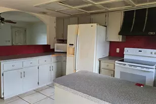 12082 SE 61st Ct, Belleview, FL 34420 - Photo 2