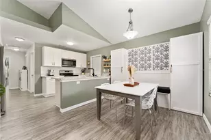 7 Bay Court Pass, Ocklawaha, FL 32179 - Photo 4