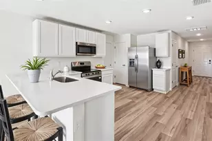 8713 Triumph Cir, Wildwood, FL 34785 - Photo 4