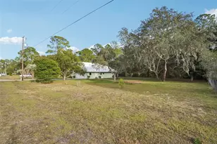 18628 SE 53rd Pl, Ocklawaha, FL 32179 - Photo 6