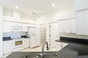 12200 Putter Green Ct, New Port Richey, FL 34654 - Photo 4