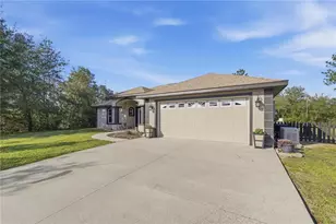 5693 W Woodlawn St, Dunnellon, FL 34433 - Photo 2