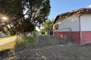 626 Third Ave, Lady Lake, FL 32159 - Photo 16