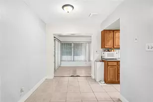 7011 NW 58th Ct, Tamarac, FL 33321 - Photo 8