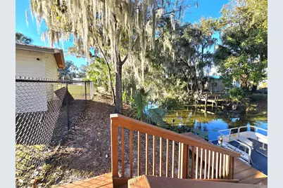 920 Cr 452A, Lake Panasoffkee, FL 33538 - Photo 6
