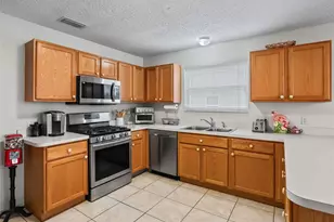 9239 SE 171st Cooper Loop, The Villages, FL 32162 - Photo 6