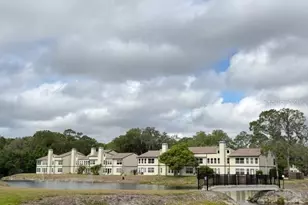 21204 Sandalwood Dr, Wildwood, FL 34785 - Photo 2
