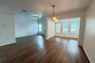 21204 Sandalwood Dr, Wildwood, FL 34785 - Photo 4