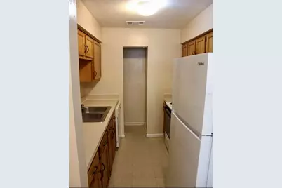 7011 SW 17th Place, Gainesville, FL 32607 - Photo 4