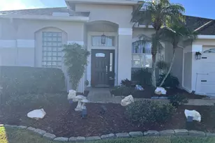 28702 Crooked Stick Ct, Wesley Chapel, FL 33543 - Photo 2