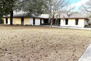 2272 SW Grandview Ave, Dunnellon, FL 34431 - Photo 1