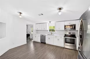 14831 SE 135th St, Eastlake Weir, FL 32133 - Photo 6