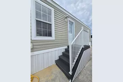 919 50th Avenue W, Bradenton, FL 34207 - Photo 2