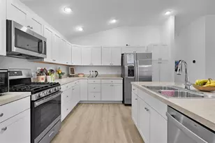 842 Spring Ave, The Villages, FL 34762 - Photo 14