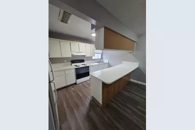 2811 SW Archer Rd 142 Road #R142, Gainesville, FL 32608 - Photo 12