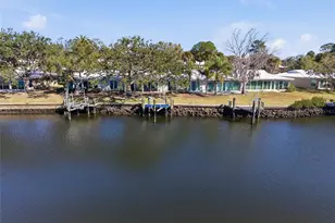 11586 W Bayshore Dr, Crystal River, FL 34429 - Photo 38