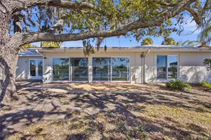 11586 W Bayshore Dr, Crystal River, FL 34429 - Photo 34