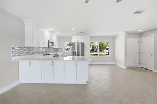 11586 W Bayshore Dr, Crystal River, FL 34429 - Photo 12