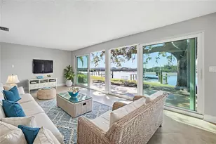 11586 W Bayshore Dr, Crystal River, FL 34429 - Photo 18