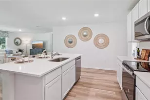 8725 Triumph Cir, Wildwood, FL 34785 - Photo 6