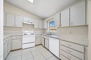 2851 NE 64th Ln, Ocala, FL 34479 - Photo 18