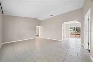 2851 NE 64th Ln, Ocala, FL 34479 - Photo 10