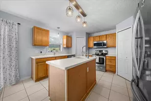 888 Marietta Ln, Eustis, FL 32726 - Photo 4