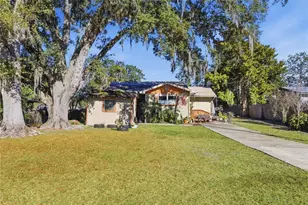 872 Lake Shore Ter, Interlachen, FL 32148 - Photo 2