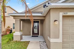 1909 Hawks View Dr, Ruskin, FL 33570 - Photo 2