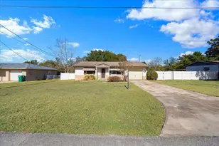 415 1st Dr, Lady Lake, FL 32159 - Photo 4