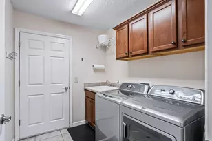 1967 Flowersville Pl, The Villages, FL 32163 - Photo 30